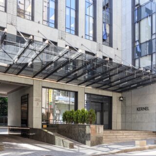 навес из стекла офиса