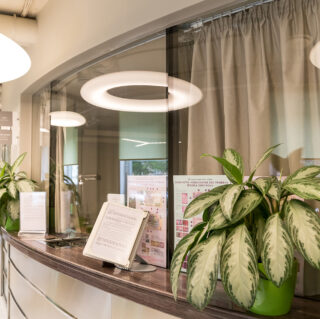 стеклянная перегородка из закаленного стекла