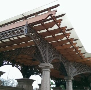 навес из стекла офиса