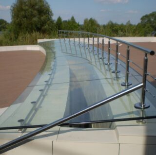 навес из стекла офиса