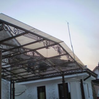 навес из стекла офиса