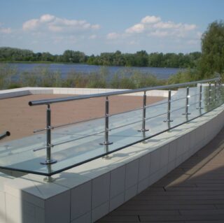 навес из стекла офиса