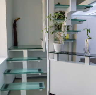 [:ru]лестница из стекла в автосалон[:ua]лестница из стекла в салон[:en]лестница из стекла в салон[:]