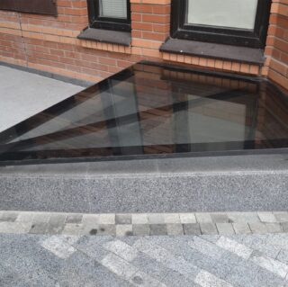 навес из стекла офиса